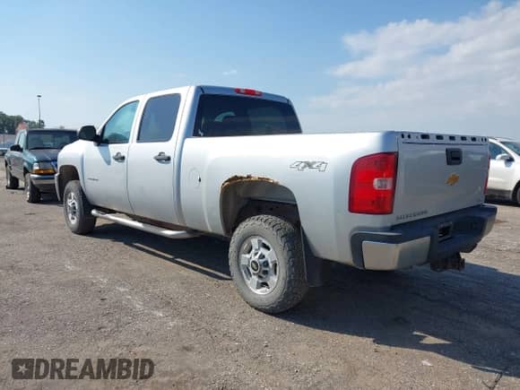 2012 Chevrolet Silverado 2500HD LT with VIN 1GC1KXCG7CF179770, listed as a IAAI auction lot 43458621 with 282,904 mi miles and . Bid and sale history available at DreamBid. Image 3.