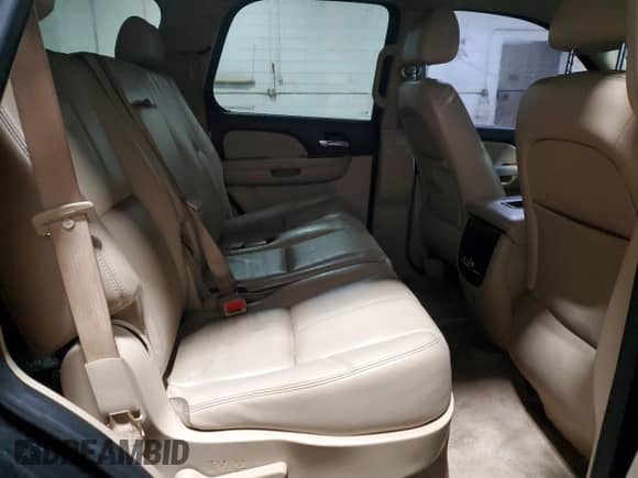 2008 Chevrolet Tahoe z VIN 1GNFK13538R271991, wystawiony jako Copart lot #85516564 z przebiegiem 195 808 mil mil oraz Czysty tytuł • Clean title. Historia ofert i sprzedaży dostępna na DreamBid. Obrazek 11.