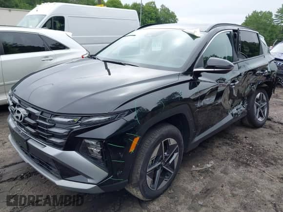 2025 Hyundai Tucson SEL Convenience with VIN 3KMJCCDE6SE011899, listed as a IAAI auction lot 42704213 with 7,444 mi miles and . Bid and sale history available at DreamBid. Image 2.