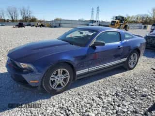 2012 Ford Mustang V6 z VIN 1ZVBP8AM9C5272104, wystawiony jako Copart lot #90123735 z przebiegiem 114 829 mil mil oraz Szkoda całkowita • Salvage title. Historia ofert i sprzedaży dostępna na DreamBid. Obrazek 1.