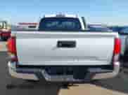 2021 Toyota Tacoma SR5 z VIN 3TMDZ5BN4MM111750, wystawiony jako IAAI lot #41981638 z przebiegiem 26 030 mil mil oraz . Historia ofert i sprzedaży dostępna na DreamBid. Obrazek 17.