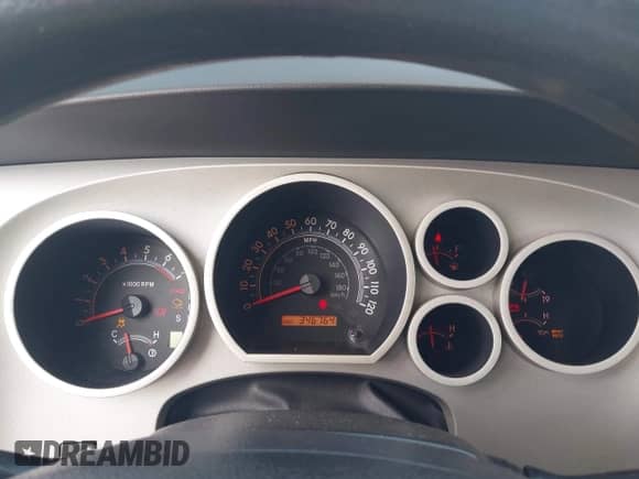 2007 Toyota Tundra SR5 z VIN 5TFST54177X001955, wystawiony jako IAAI lot #42413946 z przebiegiem 346 764 mil mil oraz . Historia ofert i sprzedaży dostępna na DreamBid. Obrazek 7.
