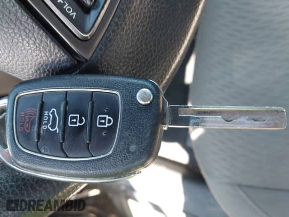 2019 Hyundai Santa Fe SE с VIN KM8SMDHF3KU305268, выставлен на аукционе IAAI как лот 42183521 с пробегом 96 717 миль миль и . История ставок и продаж доступна на DreamBid. Изображение 11.