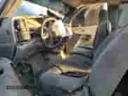 2003 Chevrolet Silverado 2500HD LT z VIN 1GCHK29133E174723, wystawiony jako Copart lot #47583165 z przebiegiem Nie podano mil oraz Szkoda całkowita • Salvage title. Historia ofert i sprzedaży dostępna na DreamBid. Obrazek 7.