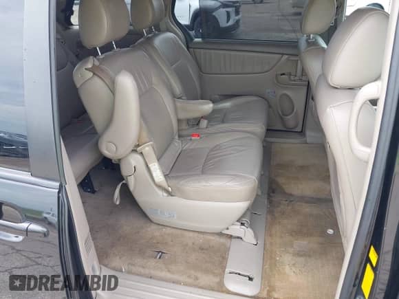 2010 Toyota Sienna XLE с VIN 5TDDK4CC6AS032037, выставлен на аукционе IAAI как лот 42860576 с пробегом 152 149 миль миль и . История ставок и продаж доступна на DreamBid. Изображение 8.