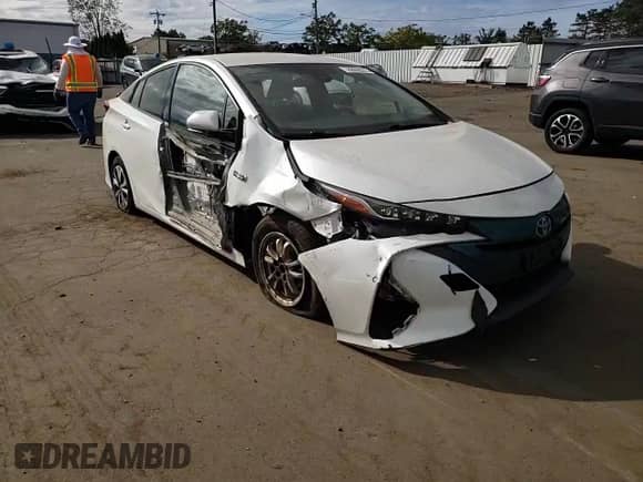 2018 Toyota Prius Plus with VIN JTDKARFP4J3091434, listed as a Copart auction lot 80555275 with 196,307 mi miles and Salvage title. Bid and sale history available at DreamBid. Image 13.