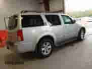 2011 Nissan Pathfinder LE z VIN 5N1AR1NB7BC605804, wystawiony jako IAAI lot #43544229 z przebiegiem 170 691 mil mil oraz . Historia ofert i sprzedaży dostępna na DreamBid. Obrazek 4.