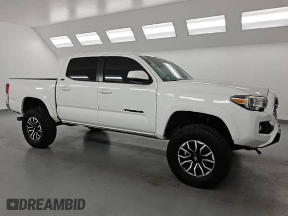2017 Toyota Tacoma SR5 с VIN 3TMAZ5CN0HM036276, выставлен на аукционе Copart как лот 84476335 с пробегом 174 928 миль миль и Чистый • Clean title. История ставок и продаж доступна на DreamBid. Изображение 4.