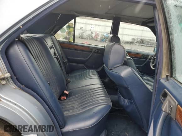 1990 Mercedes-Benz 300 z VIN WDBEB28D9LB167760, wystawiony jako Copart lot #50052815 z przebiegiem 310 217 mil mil oraz Czysty tytuł • Clean title. Historia ofert i sprzedaży dostępna na DreamBid. Obrazek 10.