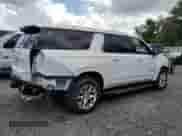 2022 Chevrolet Suburban Premier z VIN 1GNSKFKD9NR221855, wystawiony jako Copart lot #62273845 z przebiegiem 74 702 mil mil oraz Szkoda całkowita • Salvage title. Historia ofert i sprzedaży dostępna na DreamBid. Obrazek 3.