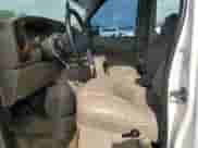2000 Ford Econoline Cargo Recreational с VIN 1FDRE14W0YHB79033, выставлен на аукционе Copart как лот 56582485 с пробегом 101 753 миль миль и Списание • Salvage title. История ставок и продаж доступна на DreamBid. Изображение 7.