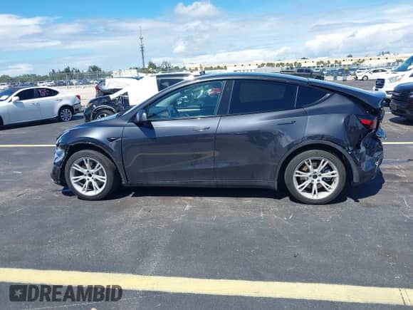 2024 Tesla Model Y с VIN 7SAYGDEDXRF050391, выставлен на аукционе IAAI как лот 43327993 с пробегом 60 206 миль миль и . История ставок и продаж доступна на DreamBid. Изображение 14.