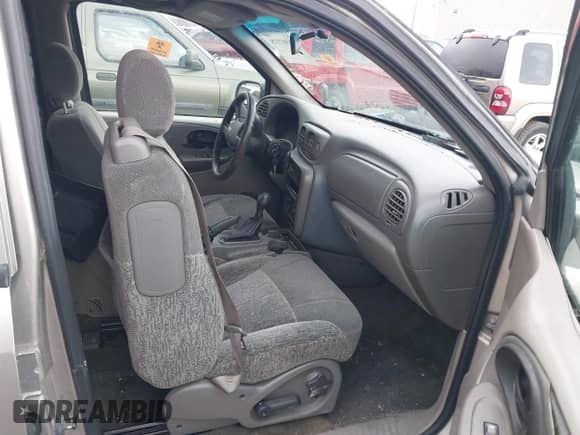 2002 Chevrolet TrailBlazer LS with VIN 1GNDT13S522363484, listed as a IAAI auction lot 41907378 with Not provided miles and . Bid and sale history available at DreamBid. Image 5.