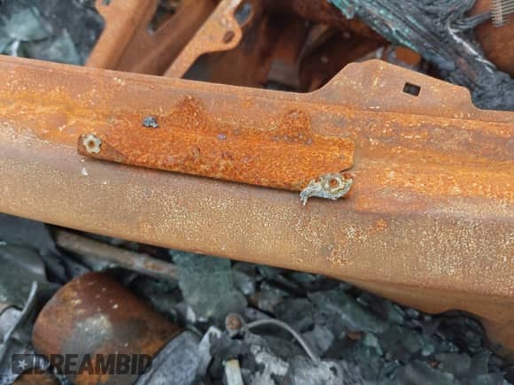 2017 Toyota Tundra SR5 z VIN 5TFDY5F18HX610092, wystawiony jako IAAI lot #42546287 z przebiegiem 122 544 mil mil oraz . Historia ofert i sprzedaży dostępna na DreamBid. Obrazek 9.