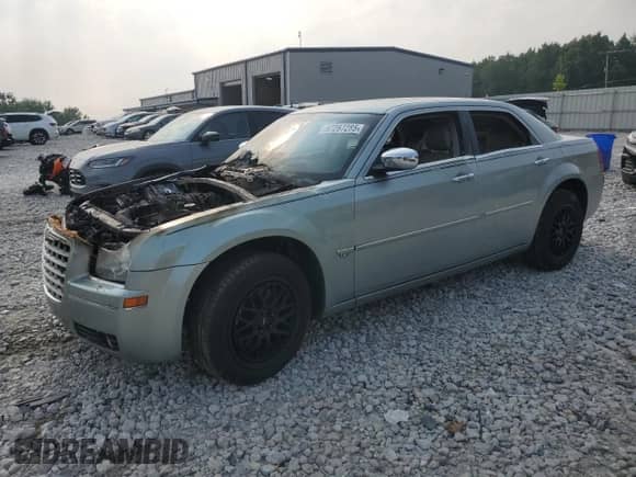 2006 Chrysler 300 C with VIN 2C3LK63H96H110050, listed as a Copart auction lot 67267285 with Not provided miles and Salvage title. Bid and sale history available at DreamBid. Image 1.
