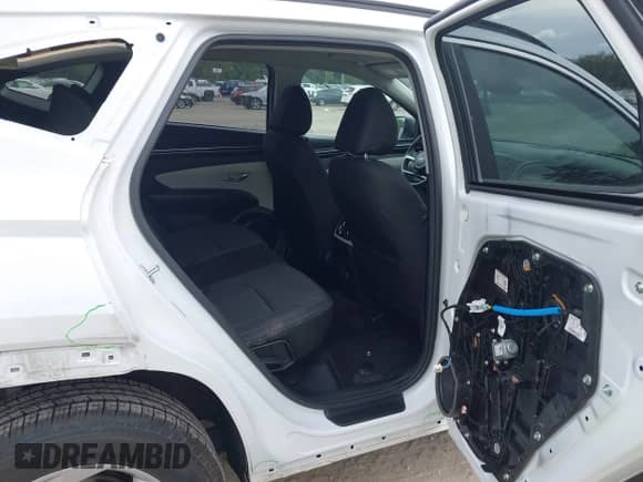 2022 Hyundai Tucson SEL with VIN 5NMJBCAE4NH016672, listed as a IAAI auction lot 43235714 with 29,070 mi miles and . Bid and sale history available at DreamBid. Image 8.