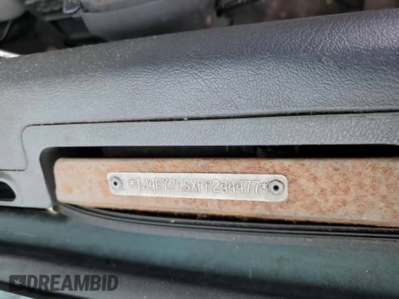 1993 Jeep Wrangler with VIN 1J4FY29SXPP244477, listed as a Copart auction lot 58028375 with 152,762 mi miles and Clean title. Bid and sale history available at DreamBid. Image 13.