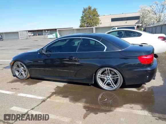 2011 BMW 3 Series 335is с VIN WBADX1C52BE570532, выставлен на аукционе IAAI как лот 41860023 с пробегом 114 834 миль миль и . История ставок и продаж доступна на DreamBid. Изображение 14.