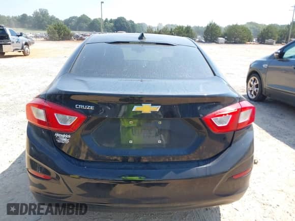 2018 Chevrolet Cruze LS с VIN 1G1BC5SM1J7143246, выставлен на аукционе IAAI как лот 43146239 с пробегом 147 307 миль миль и . История ставок и продаж доступна на DreamBid. Изображение 16.