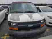 2003 Chevrolet Express Passenger с VIN 1GNFG15T531190575, выставлен на аукционе Copart как лот 74769654 с пробегом Не указан миль и Списание • Salvage title. История ставок и продаж доступна на DreamBid. Изображение 5.
