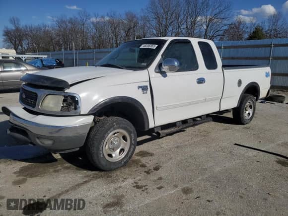 2000 Ford F-150 XL with VIN 1FTRX18W5YKB13685, listed as a Copart auction lot 48286865 with 249,053 mi miles and Salvage title. Bid and sale history available at DreamBid. Image 1.