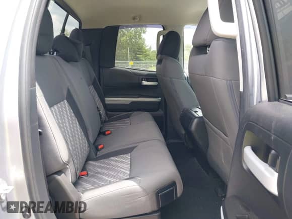 2018 Toyota Tundra SR с VIN 5TFUW5F16JX706699, выставлен на аукционе IAAI как лот 39794182 с пробегом 97 509 миль миль и . История ставок и продаж доступна на DreamBid. Изображение 8.