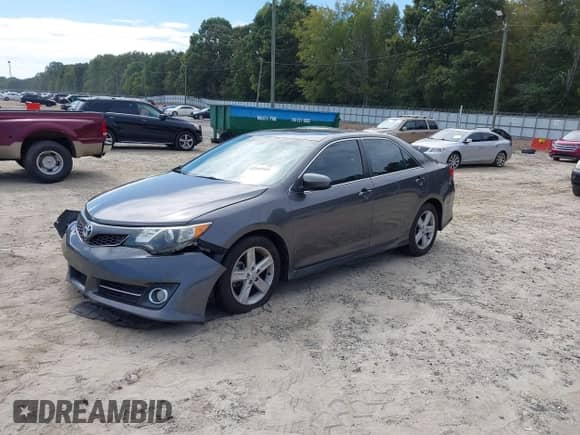 2014 Toyota Camry L z VIN 4T1BF1FK7EU792150, wystawiony jako IAAI lot #43342944 z przebiegiem 189 295 mil mil oraz . Historia ofert i sprzedaży dostępna na DreamBid. Obrazek 2.