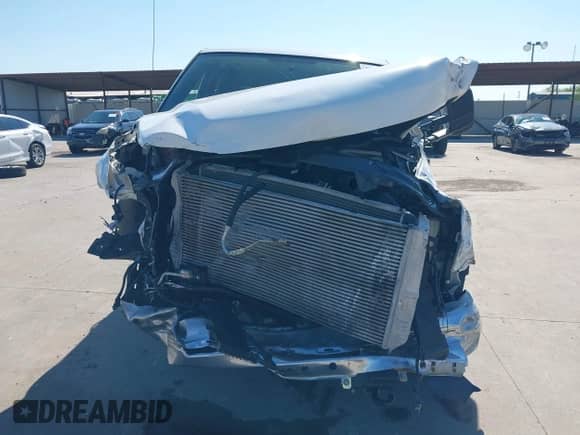2005 Chevrolet Silverado 2500HD LS с VIN 1GCHC292X5E327722, выставлен на аукционе IAAI как лот 43139356 с пробегом Не указан миль и . История ставок и продаж доступна на DreamBid. Изображение 12.