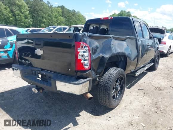 2007 Chevrolet Silverado 1500 1LT with VIN 1GCEC19C77Z516409, listed as a IAAI auction lot 42334916 with 210,099 mi miles and . Bid and sale history available at DreamBid. Image 4.