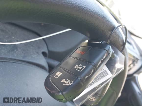 2023 Ram ProMaster Cargo z VIN 3C6LRVDGXPE563721, wystawiony jako IAAI lot #43155985 z przebiegiem 92 555 mil mil oraz . Historia ofert i sprzedaży dostępna na DreamBid. Obrazek 11.