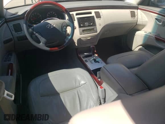 2008 Hyundai Azera Limited с VIN KMHFC46F18A290285, выставлен на аукционе Copart как лот 58763145 с пробегом 162 024 миль миль и Списание • Salvage title. История ставок и продаж доступна на DreamBid. Изображение 8.