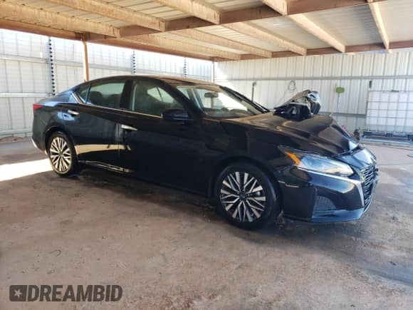 2024 Nissan Altima SV z VIN 1N4BL4DV2RN308063, wystawiony jako Copart lot #73513084 z przebiegiem 29 226 mil mil oraz Czysty tytuł • Clean title. Historia ofert i sprzedaży dostępna na DreamBid. Obrazek 4.