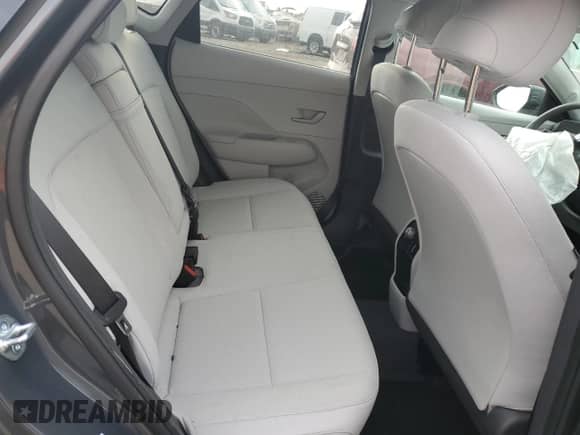 2024 Hyundai Kona SEL z VIN KM8HC3AB5RU052320, wystawiony jako Copart lot #78249704 z przebiegiem 13 386 mil mil oraz Czysty tytuł • Clean title. Historia ofert i sprzedaży dostępna na DreamBid. Obrazek 11.