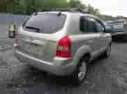 2007 Hyundai Tucson SE z VIN KM8JN12D17U587576, wystawiony jako IAAI lot #43051294 z przebiegiem 195 447 mil mil oraz . Historia ofert i sprzedaży dostępna na DreamBid. Obrazek 4.