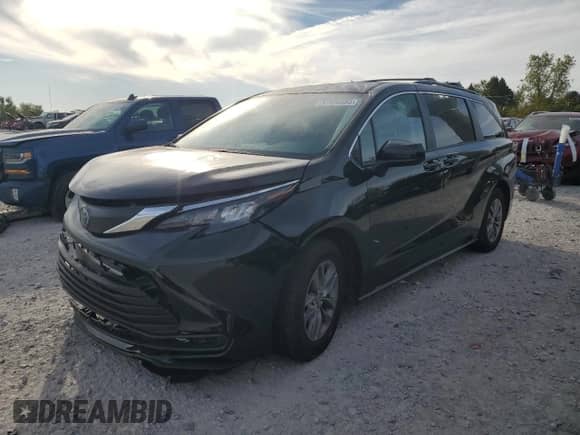 2024 Toyota Sienna LE with VIN 5TDKSKFC8RS127492, listed as a Copart auction lot 81930595 with 15,761 mi miles and Non repairable. Bid and sale history available at DreamBid. Image 1.