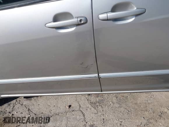 2004 Toyota Sienna XLE z VIN 5TDBA22C04S010412, wystawiony jako IAAI lot #43476943 z przebiegiem 141 596 mil mil oraz . Historia ofert i sprzedaży dostępna na DreamBid. Obrazek 15.