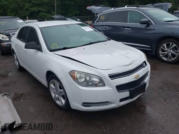 2010 Chevrolet Malibu 1FL z VIN 1G1ZA5E01AF164472, wystawiony jako IAAI lot #42865269 z przebiegiem 226 761 mil mil oraz . Historia ofert i sprzedaży dostępna na DreamBid. Obrazek 1.