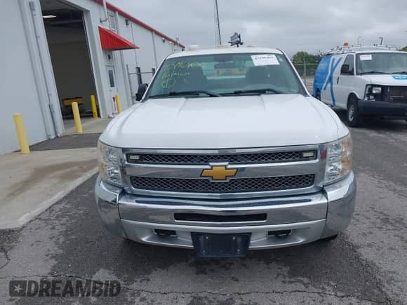 2013 Chevrolet Silverado 1500 Work Truck с VIN 1GCRKPE0XDZ221819, выставлен на аукционе IAAI как лот 43196403 с пробегом 98 851 миль миль и . История ставок и продаж доступна на DreamBid. Изображение 12.