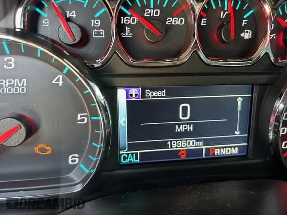 2015 Chevrolet Tahoe LTZ z VIN 1GNSKCKC9FR738998, wystawiony jako IAAI lot #42112162 z przebiegiem 193 600 mil mil oraz . Historia ofert i sprzedaży dostępna na DreamBid. Obrazek 7.