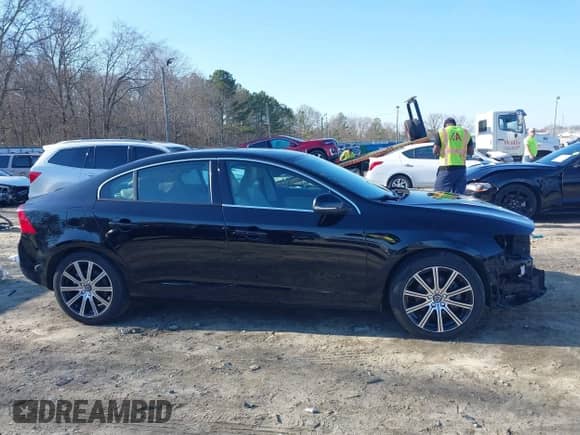 2018 Volvo S60 Inscription с VIN LYV402HK6JB163906, выставлен на аукционе IAAI как лот 41485767 с пробегом 72 184 миль миль и . История ставок и продаж доступна на DreamBid. Изображение 14.