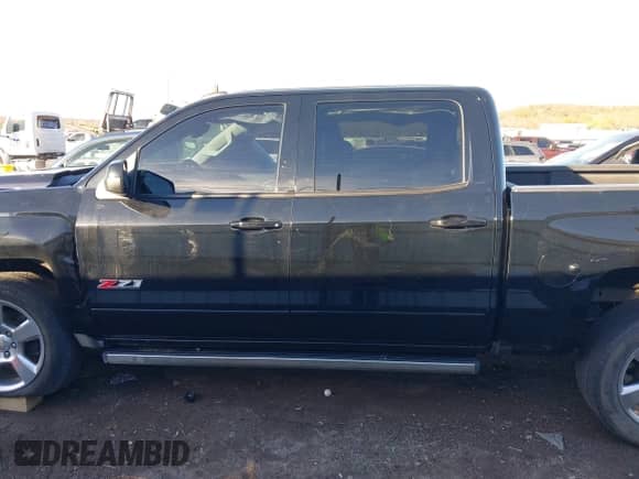2017 Chevrolet Silverado 1500 LTZ z VIN 3GCUKSEJ2HG286384, wystawiony jako IAAI lot #40919828 z przebiegiem 105 537 mil mil oraz . Historia ofert i sprzedaży dostępna na DreamBid. Obrazek 15.