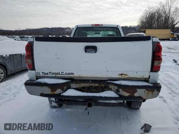 2005 Chevrolet Silverado 2500HD Work Truck with VIN 1GCHC24U35E280090, listed as a Copart auction lot 44926445 with 209,641 mi miles and Clean title. Bid and sale history available at DreamBid. Image 6.