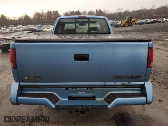 1997 Chevrolet S-10 LS with VIN 1GCCS19X9V8163042, listed as a Copart auction lot 52788535 with 158,706 mi miles and Salvage title. Bid and sale history available at DreamBid. Image 6.