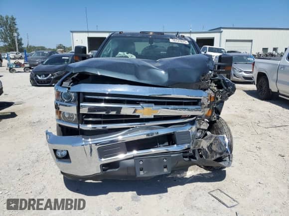 2019 Chevrolet Silverado 2500HD LT with VIN 1GC1KSEG0KF252363, listed as a Copart auction lot 70137625 with 60,698 mi miles and Salvage title. Bid and sale history available at DreamBid. Image 5.