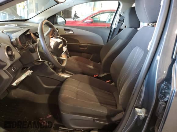 2012 Chevrolet Sonic LT с VIN 1G1JC5SH9C4202854, выставлен на аукционе Copart как лот 81816915 с пробегом 32 738 миль миль и Списание • Salvage title. История ставок и продаж доступна на DreamBid. Изображение 7.