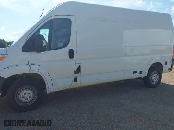 2025 Ram ProMaster Cargo Tradesman z VIN 3C6MRVHG8SE548674, wystawiony jako IAAI lot #42541526 z przebiegiem 6 227 mil mil oraz . Historia ofert i sprzedaży dostępna na DreamBid. Obrazek 6.