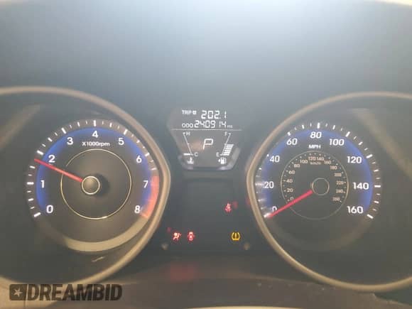 2011 Hyundai Elantra Limited with VIN KMHDH4AE6BU141075, listed as a Copart auction lot 70811335 with 240,914 mi miles and Salvage title. Bid and sale history available at DreamBid. Image 9.