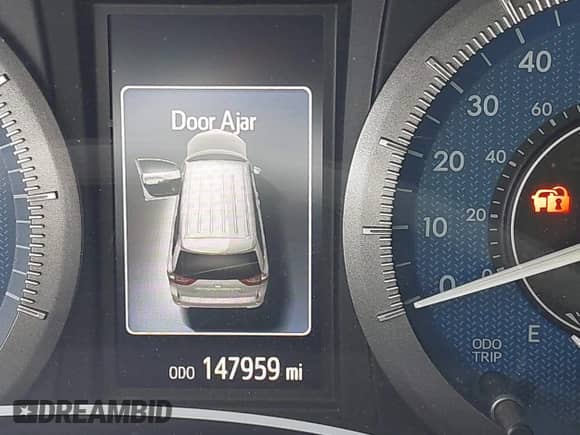 2017 Toyota Sienna XLE Auto Access Seat z VIN 5TDYZ3DC9HS796108, wystawiony jako IAAI lot #43032783 z przebiegiem 147 959 mil mil oraz . Historia ofert i sprzedaży dostępna na DreamBid. Obrazek 15.