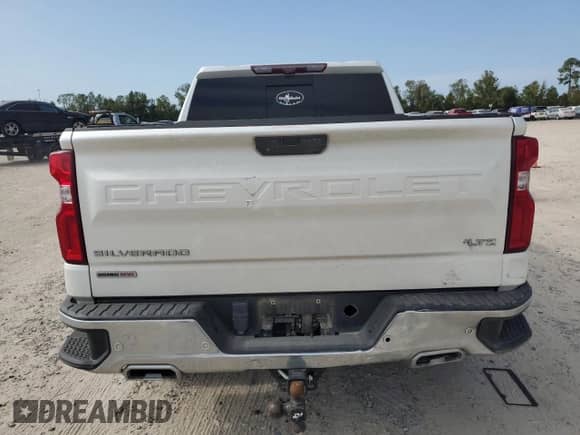 2020 Chevrolet Silverado 1500 LTZ z VIN 3GCUYGET4LG382135, wystawiony jako Copart lot #80745574 z przebiegiem 68 916 mil mil oraz Szkoda całkowita • Salvage title. Historia ofert i sprzedaży dostępna na DreamBid. Obrazek 6.