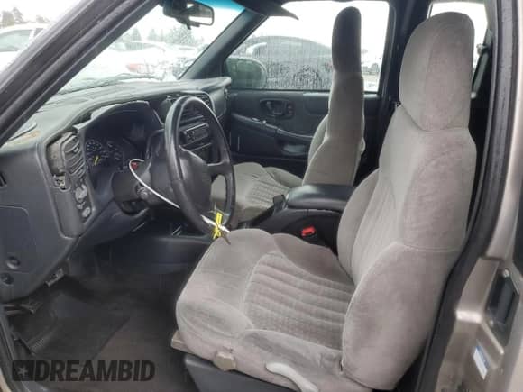 2000 Chevrolet S-10 LS with VIN 1GCCS19W5Y8229551, listed as a Copart auction lot 82489125 with 280,717 mi miles and Salvage title. Bid and sale history available at DreamBid. Image 7.